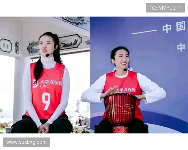 丁霞赛场外穿粉色睡衣逛街，被认出后整个咖啡馆嗨了